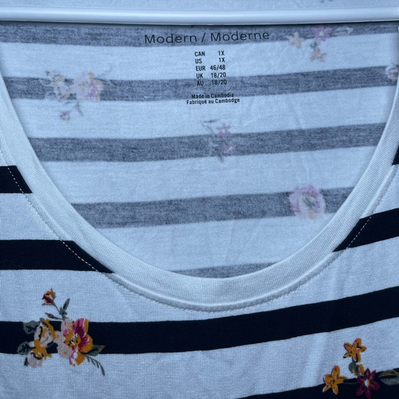 In Every Story 1X Tshirt Short Sleeve Tee Stretch Casual Floral Summer Relaxed 1 - Picture 6 of 8